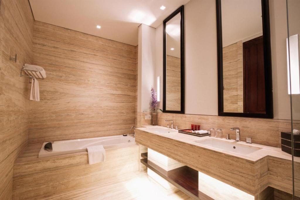 Bumi Segah Hotel Tanjung Redep Luaran gambar